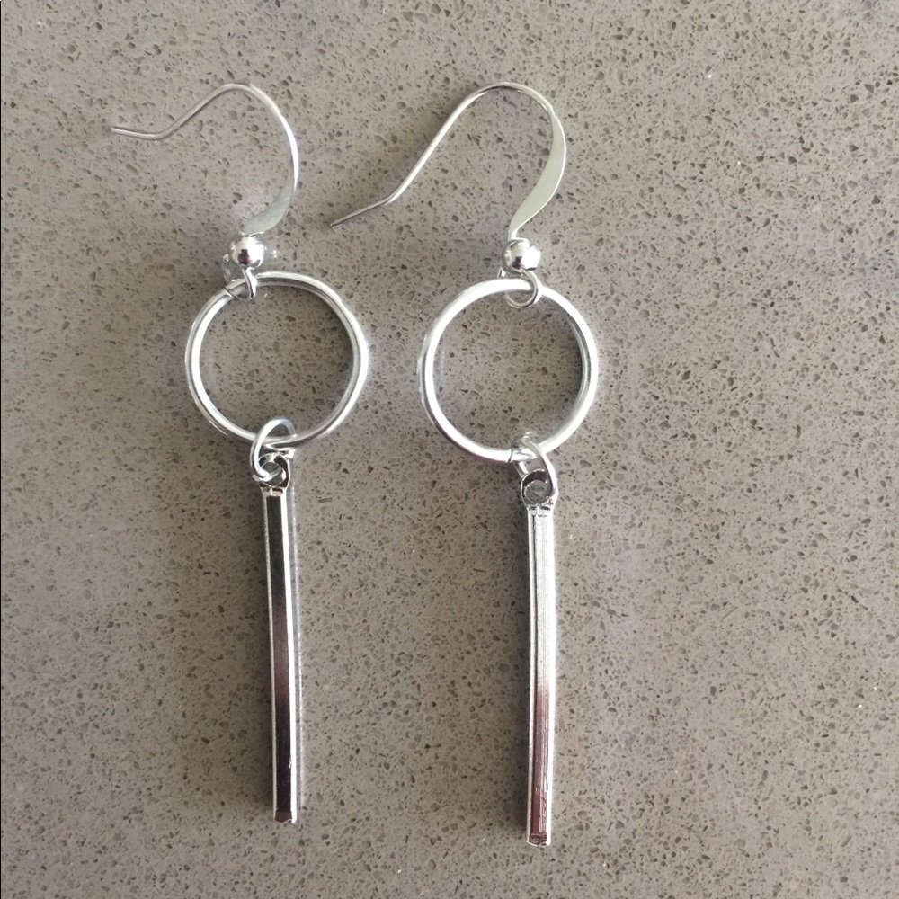 RESTOCK SOON!✨SILVER RHAPSODY INSPIRED EARRING✨